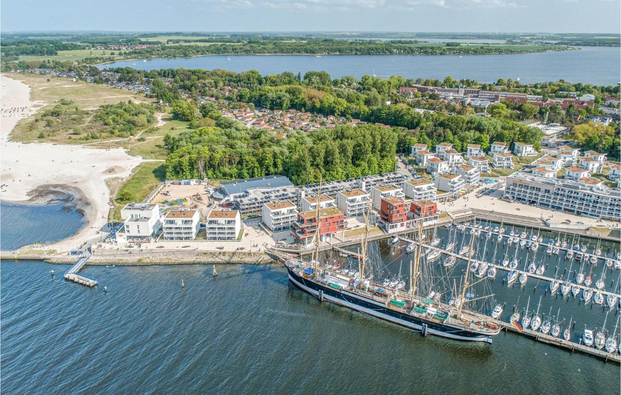 Lovely Apartment In Luebeck Travemuende With Sauna Bagian luar foto